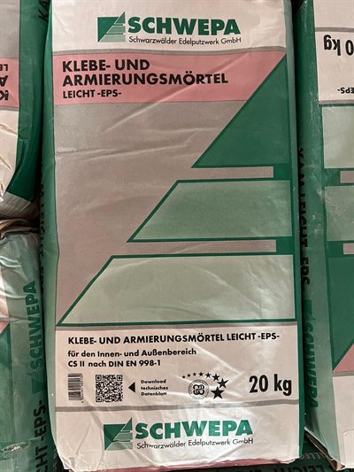 Schwepa Klebe- und Armierungsmörtel leicht -EPS-, Gebinde im Regal bei Karsen Baustoff