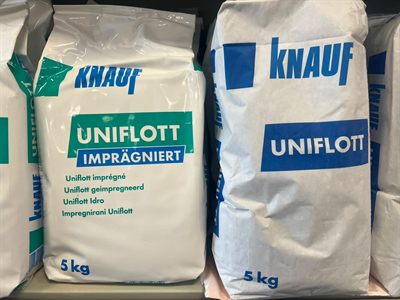 Knauf Uniflott, Gebinde im Regal bei Karsen Baustoff